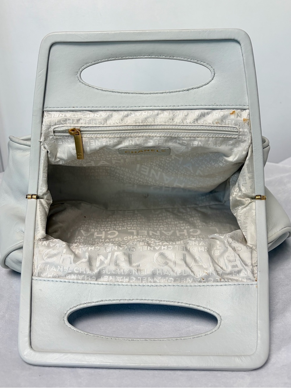 CHANEL lambskin top handle clutch, ivory-grey, leather Camelia accent,11x12, EUC - Picture 12 of 16